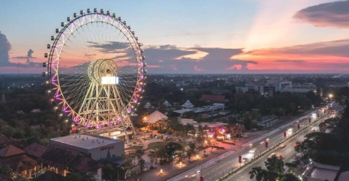 angkor eye - ferris wheel in siem reap