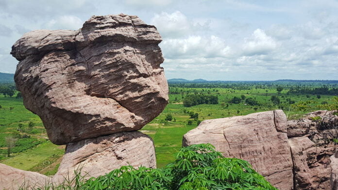 Peung Tanon standing stones