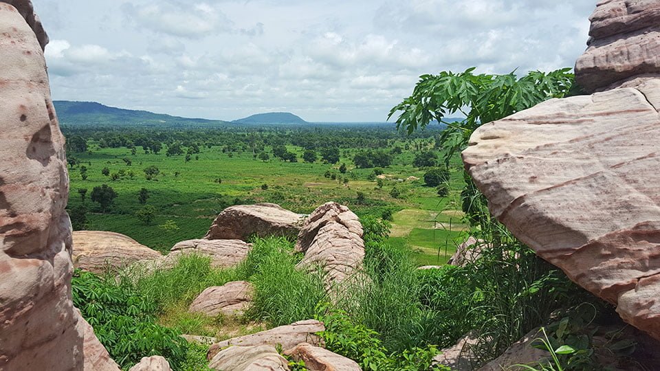 Peung Tanon vibrant and lush surroundings